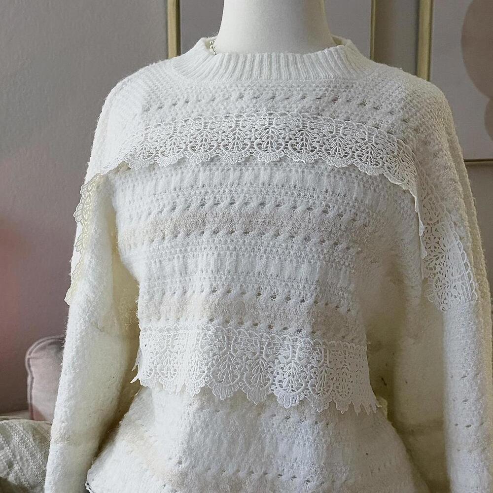 Aaron & Amber Lace Trim Textured Cream Sweater ₊˚⊹ ᰔ - Picture 3 of 4